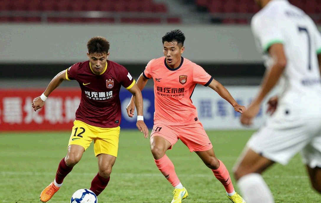 Saudi Pro League: khi tiền viết lại luật chơi của thị trường chuyển nhượng