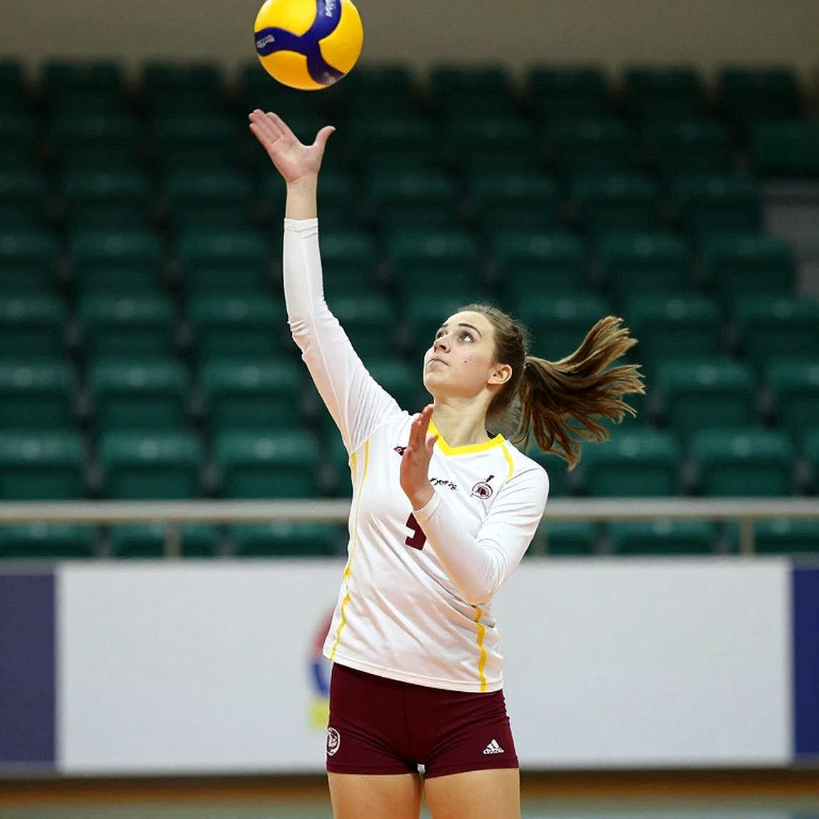 How Volleyball Scoring Works: Understanding Rally Points, Sets, and the Fifth Set to 15