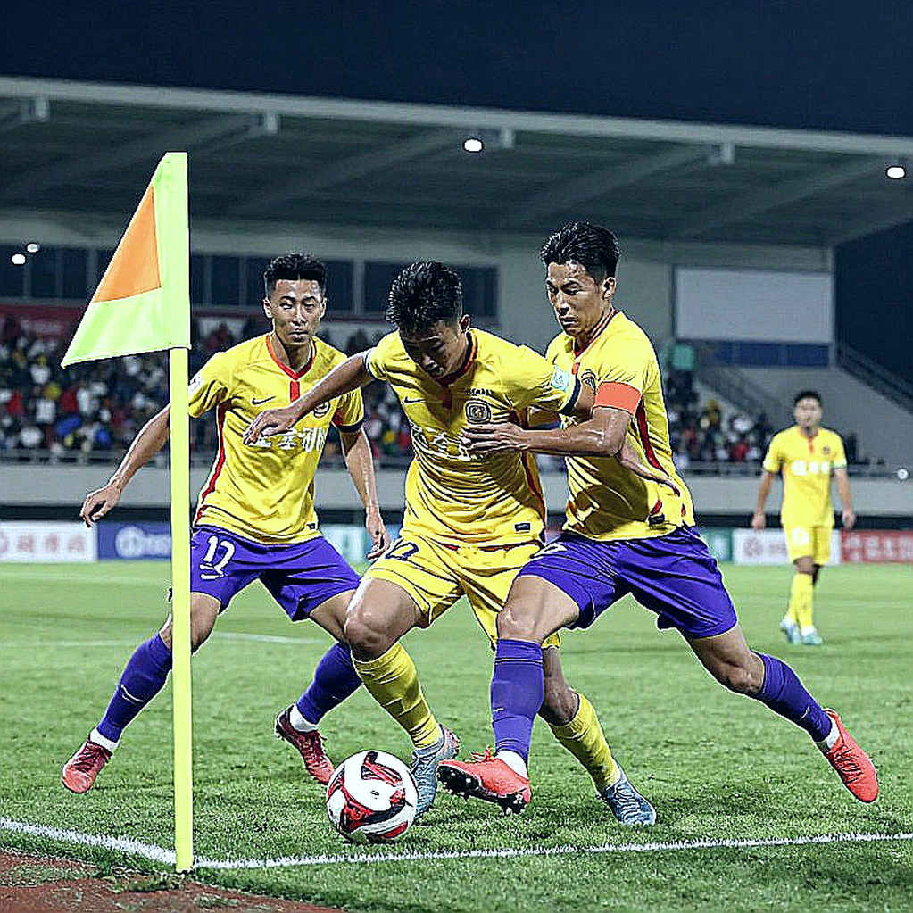 Băng đội trưởng của Rabiot và lỗ hổng thật sự nơi hàng công Pháp