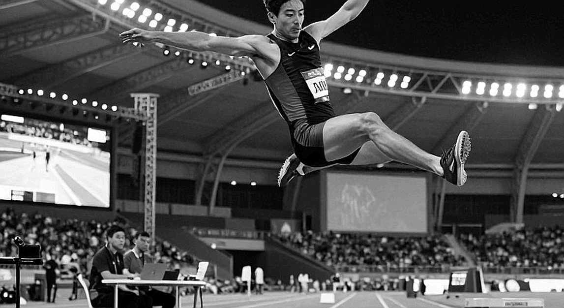 30.000 lần burpee broad jump trong 6 ngày rưỡi: kỷ lục thế giới không có trọng tài