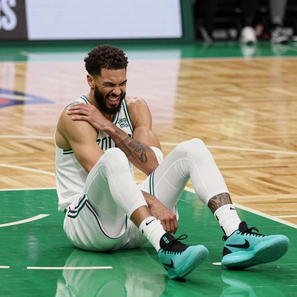 LA Sparks chia tay HLV Lynne Roberts: 37-50 chỉ là tiếng ồn, cuộc tái thiết lệch hướng mới là câu chuyện