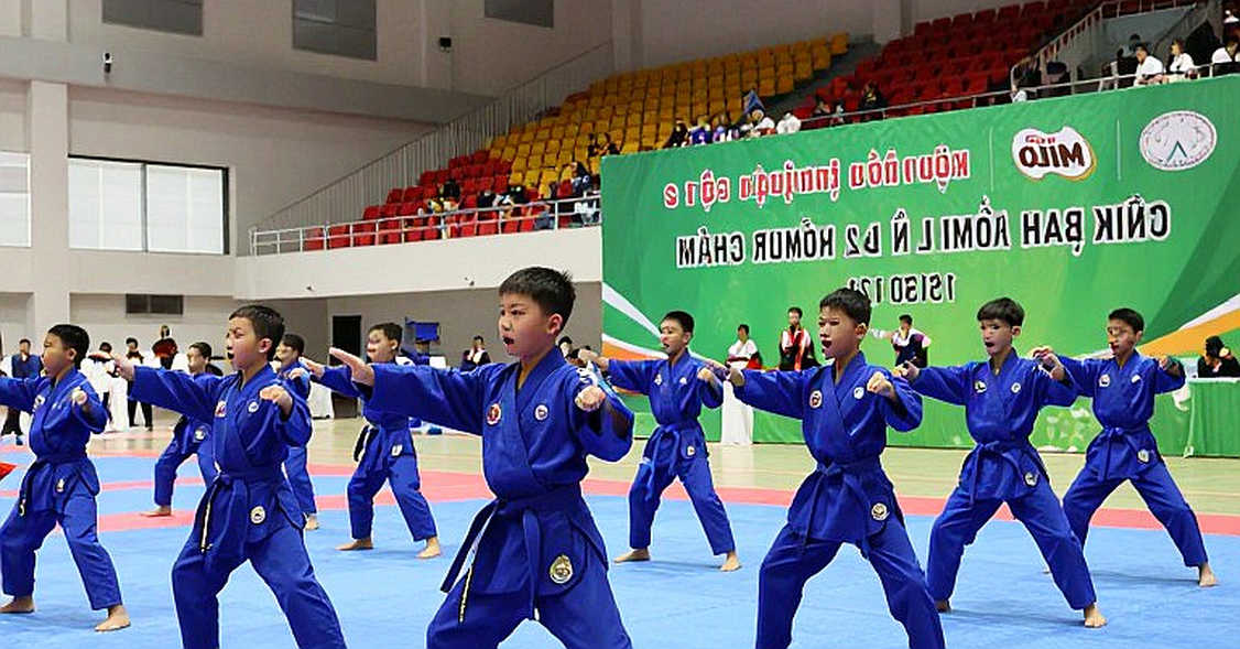 Tiger Cup 2026: Quả bóng chạm cột dọc và bài học 27 năm chưa cũ