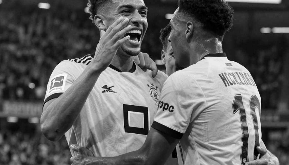 Raid vào sân nhà: Vì sao David Eze không phải 'thần đồng' mà là nước đi chiến lược của Man United