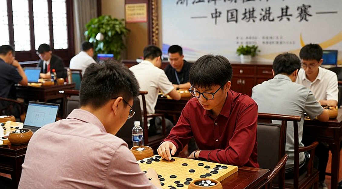 Ba vụ va chạm đồng đội, ba phán quyết không án phạt: Lỗ hổng nhất quán trong phòng trọng tài FIA